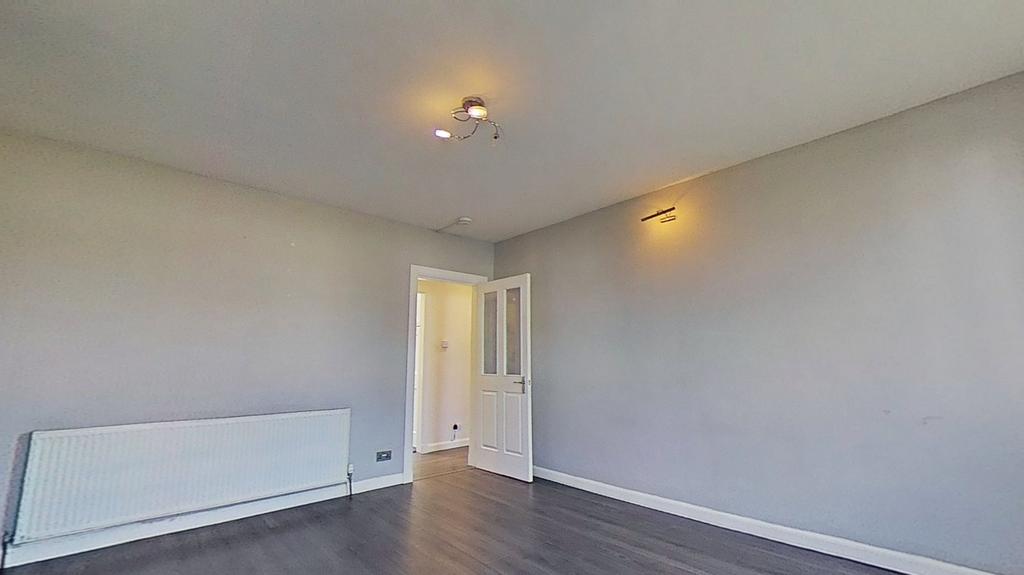 Apartment in Paisley, Lochfield - View 3