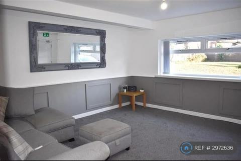 1 bedroom in a house share to rent, Grimshaw Lane, Manchester, M24