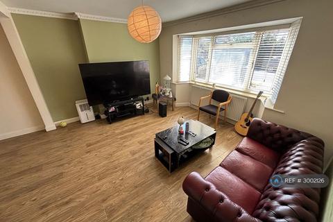 3 bedroom semi-detached house to rent, Morello Avenue, Uxbridge, UB8