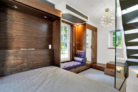 1 bedroom terraced house to rent, Britten Street, London, SW3