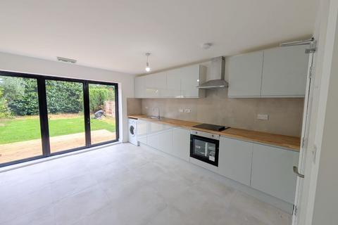 1 bedroom in a house share to rent, Bromwich Street, Bolton, BL2