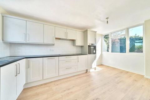 3 bedroom end of terrace house to rent, Brambledown, Hartley, Kent, DA3