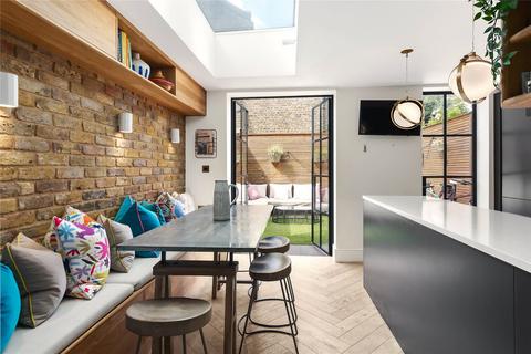 4 bedroom terraced house for sale, Atherton Street, London, SW11