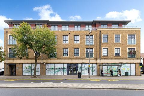 2 bedroom flat to rent, Heath Road, Twickenham, TW1