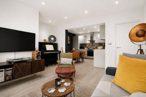 2 bedroom maisonette for sale, High Street, Sunninghill, Ascot, Berkshire, SL5