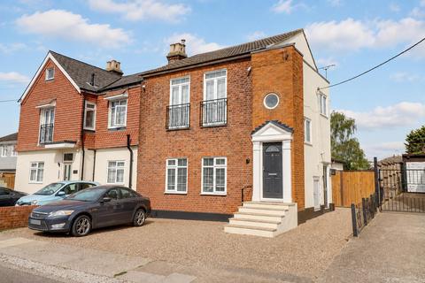 2 bedroom flat for sale, Thundersley Park Road, Benfleet SS7