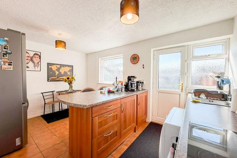 2 bedroom end of terrace house for sale, Bell Lane, Bury BL9
