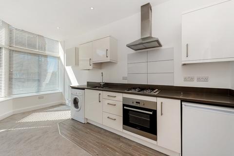 1 bedroom flat for sale, Station Road, Petersfield, Hampshire