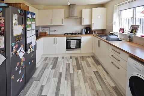 3 bedroom terraced house for sale, Churchill Avenue, Skegness PE25