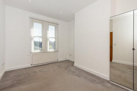 1 bedroom flat for sale, Sandringham Road, Petersfield, Hampshire