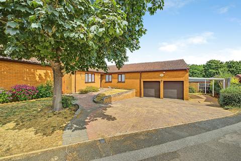 4 bedroom detached bungalow for sale, Berrydale, Northampton