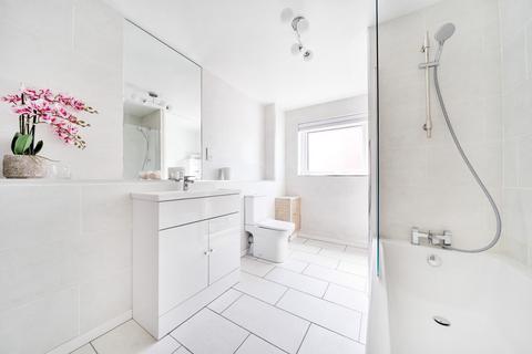 2 bedroom flat for sale, Albemarle Road, Beckenham, BR3