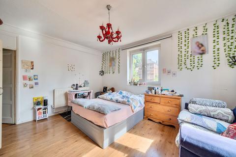 2 bedroom flat for sale, Brunel Road, London, SE16