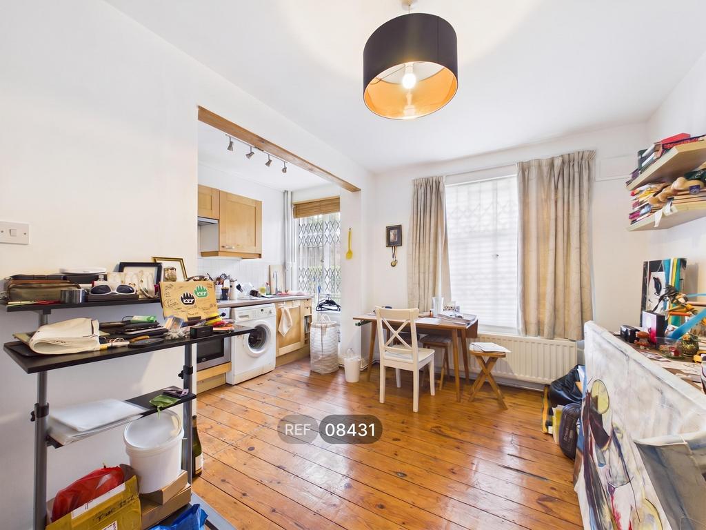 Apartment in London - View 2