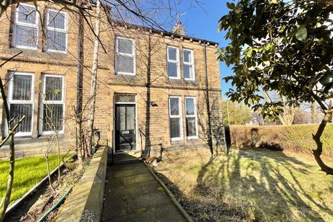 4 bedroom end of terrace house to rent, Storths Road, Huddersfield, West Yorkshire, UK, HD2