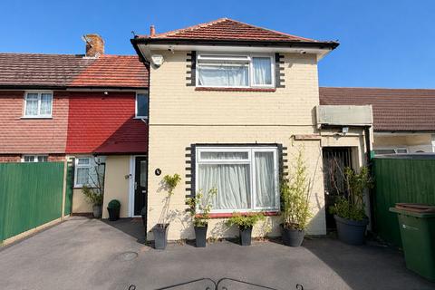 Clare Crescent, Leatherhead, KT22