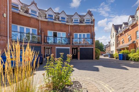 1 bedroom in a house share to rent, Old Laundry Court, Norwich