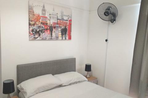 1 bedroom apartment to rent, Holmewood Road, London SE25