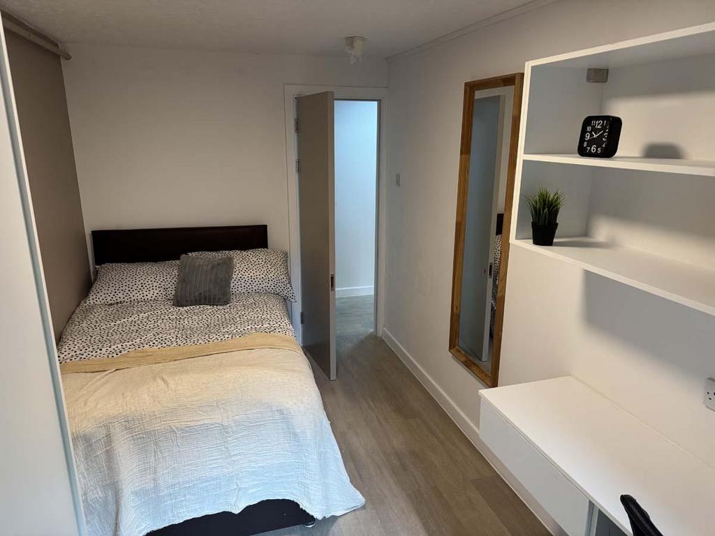 House in Leicester - View 5