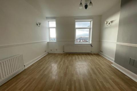 2 bedroom terraced house to rent, Fullerton Place, Gateshead