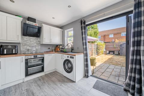 2 bedroom terraced house for sale, Selborne Gardens, Farnham, Surrey, GU9