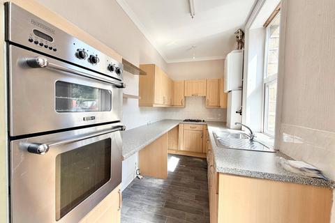 3 bedroom terraced house to rent, Manchester Road, Huddersfield, West Yorkshire, UK, HD4