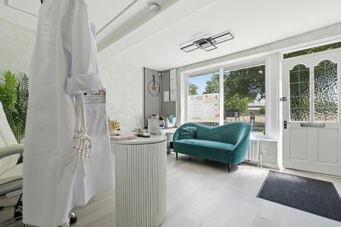 Property for sale, The Green, Twickenham TW2