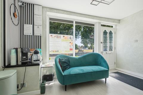 Property for sale, The Green, Twickenham TW2
