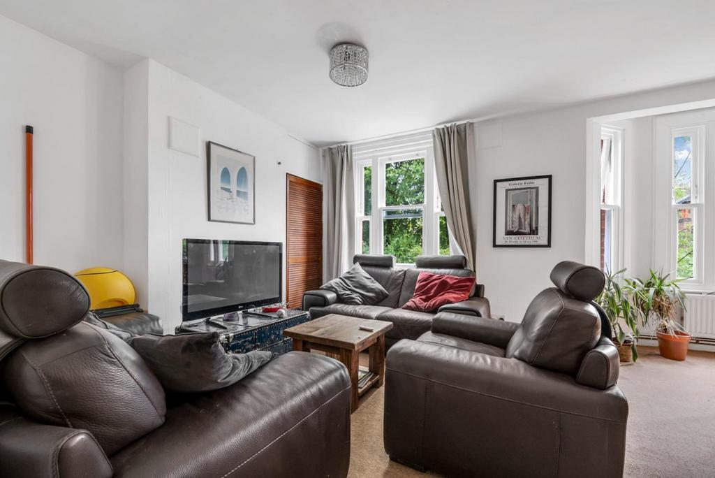 Apartment in London - More