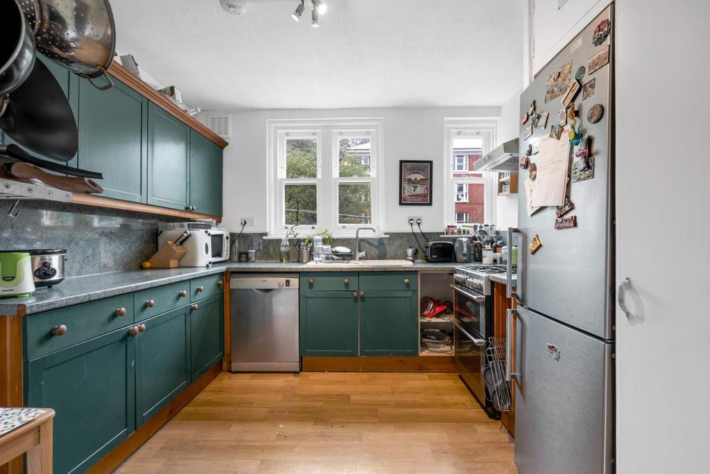 Apartment in London - View 4