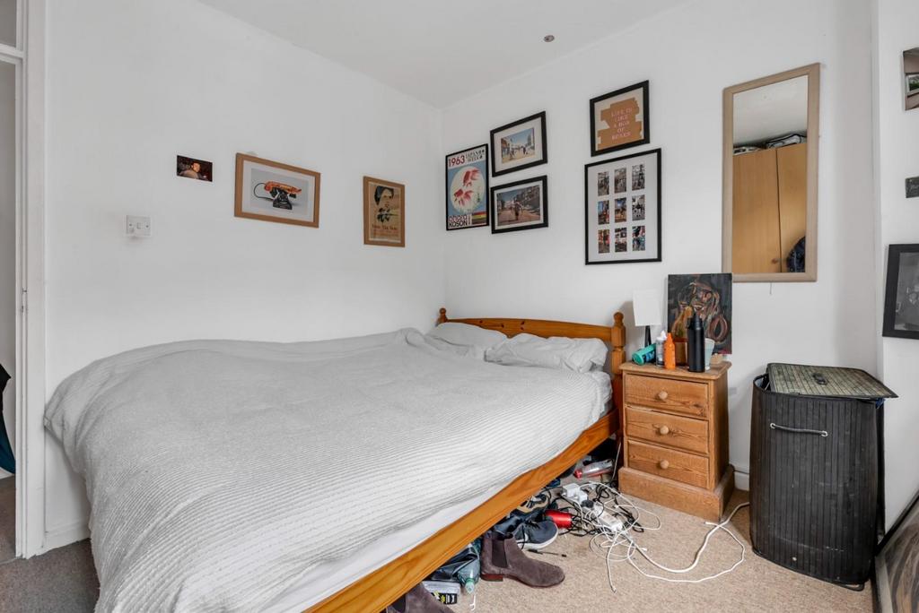 Apartment in London - View 5