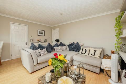 2 bedroom flat for sale, William Street, Weymouth, Dorset, DT4