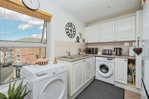 2 bedroom flat for sale, William Street, Weymouth, Dorset, DT4