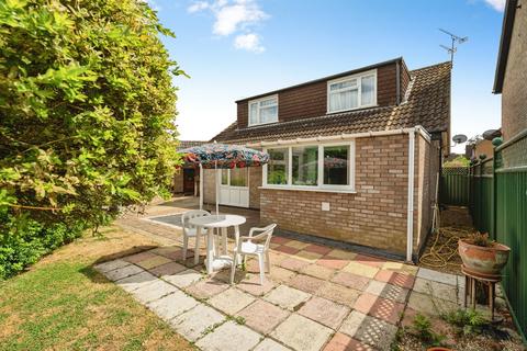 4 bedroom detached bungalow for sale, Pursehouse Way, Diss