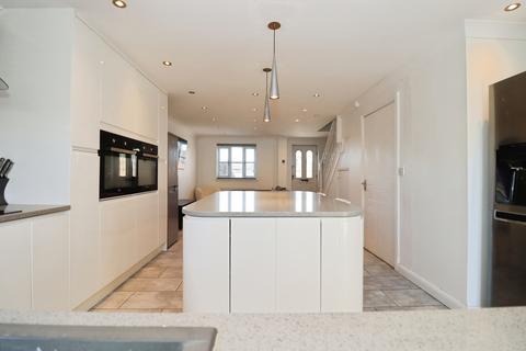 4 bedroom end of terrace house for sale, Brookthorpe Court, BRISTOL, Avon, BS37