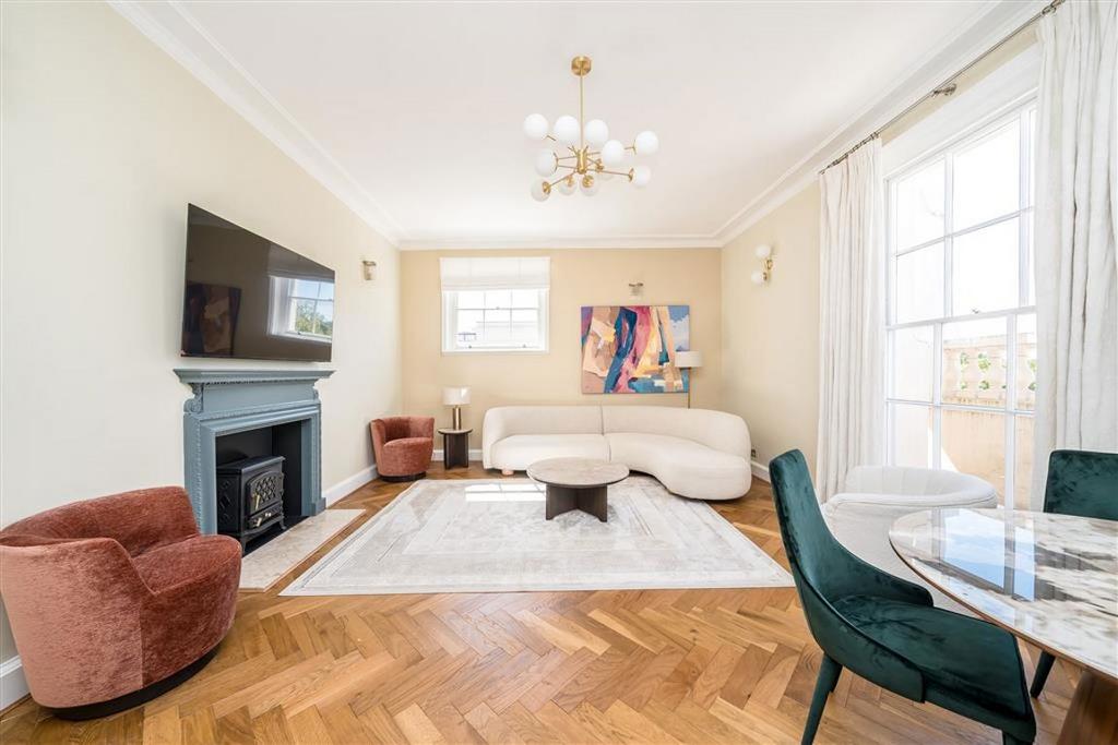 Apartment in London - View 2