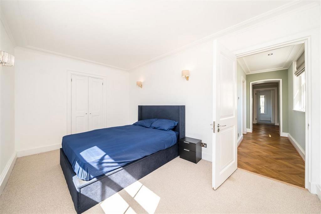 Apartment in London - View 3