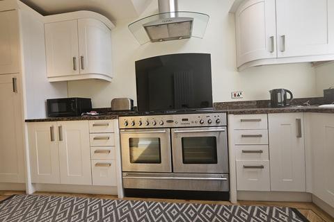4 bedroom house to rent, Vernon Close, Saughall, CHESTER