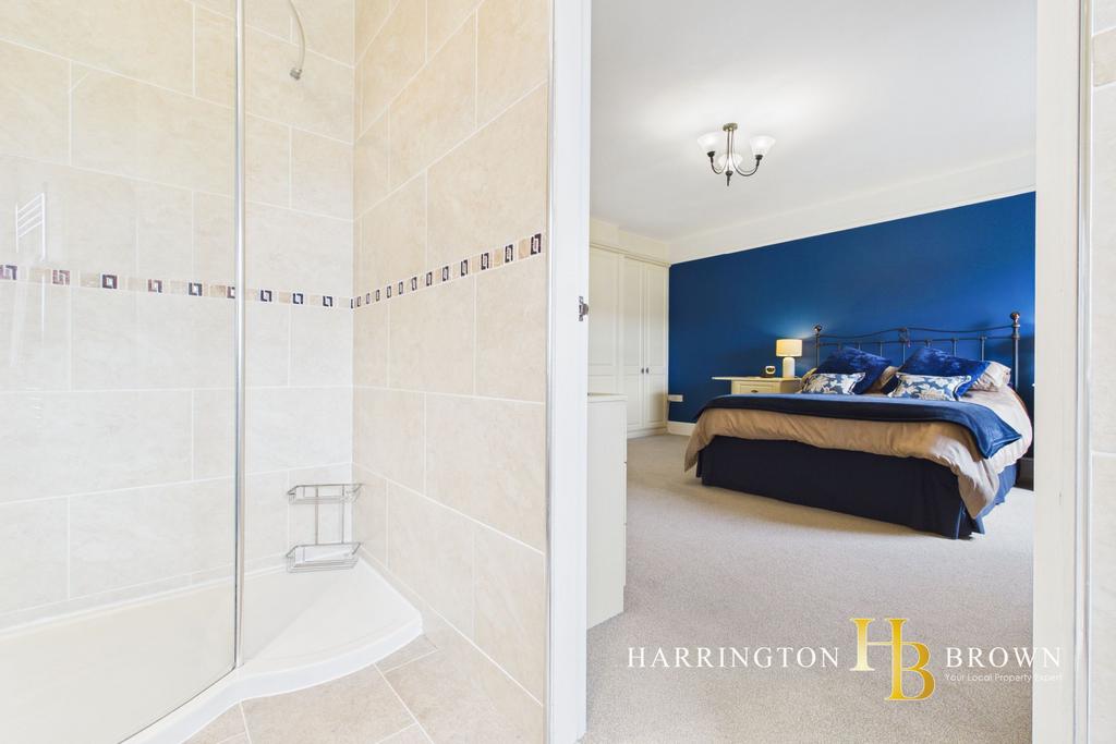 En suite bedroom, en suite