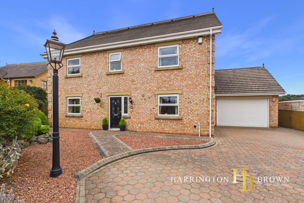 Detached house exterior, driveway, garage