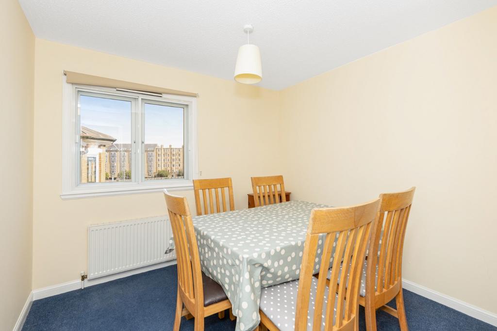 Apartment in Edinburgh - More
