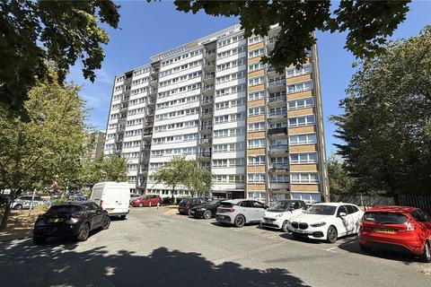 2 bedroom apartment to rent, Slewins Close, Hornchurch, Essex, RM11