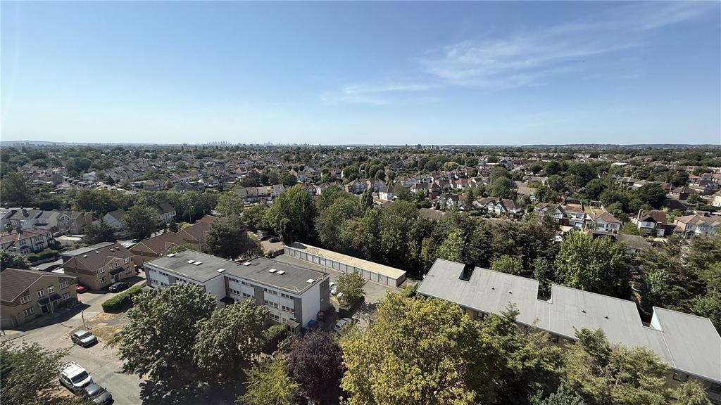 Apartment in London, Gidea Park - View 2