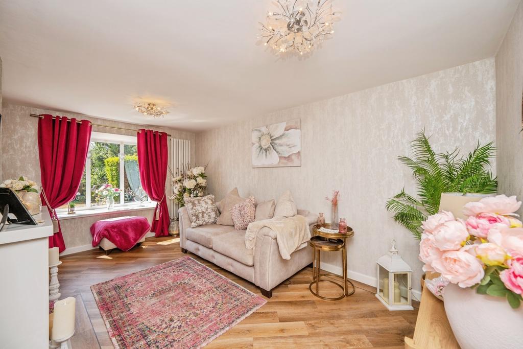House in Tamworth, Staffordshire - More