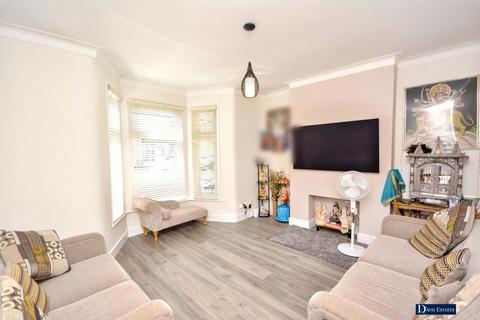 4 bedroom terraced house for sale, Milverton Gardens, Seven Kings, Ilford, IG3