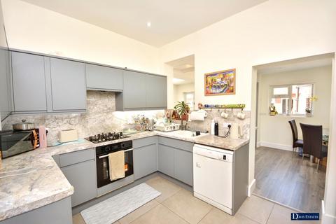 4 bedroom terraced house for sale, Milverton Gardens, Seven Kings, Ilford, IG3