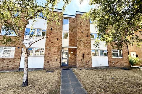 2 bedroom flat for sale, Tolworth Rise South, Surbiton, Surrey. KT5 9NN