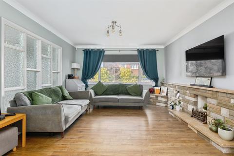 4 bedroom detached house for sale, Warren Avenue, Norwich