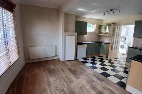 3 bedroom semi-detached house for sale, Holydyke, BARTON-UPON-HUMBER