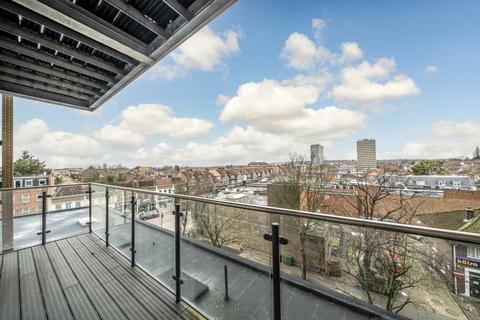 2 bedroom flat for sale, Blagdon Road, New Malden KT3